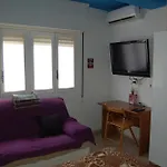 Habitacion Individual Luna & Tambor Room